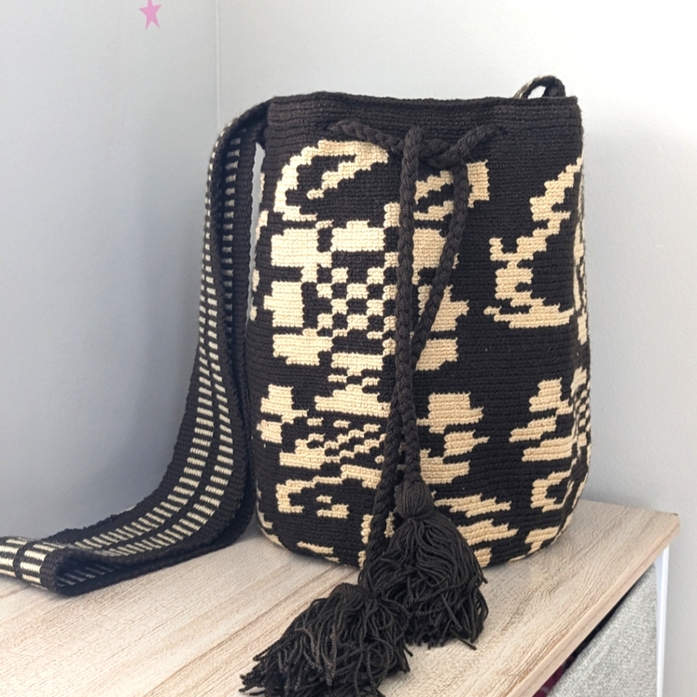 Authentic Wayuu bag/ Handmade Bag/  Brown and camel color/ Size M